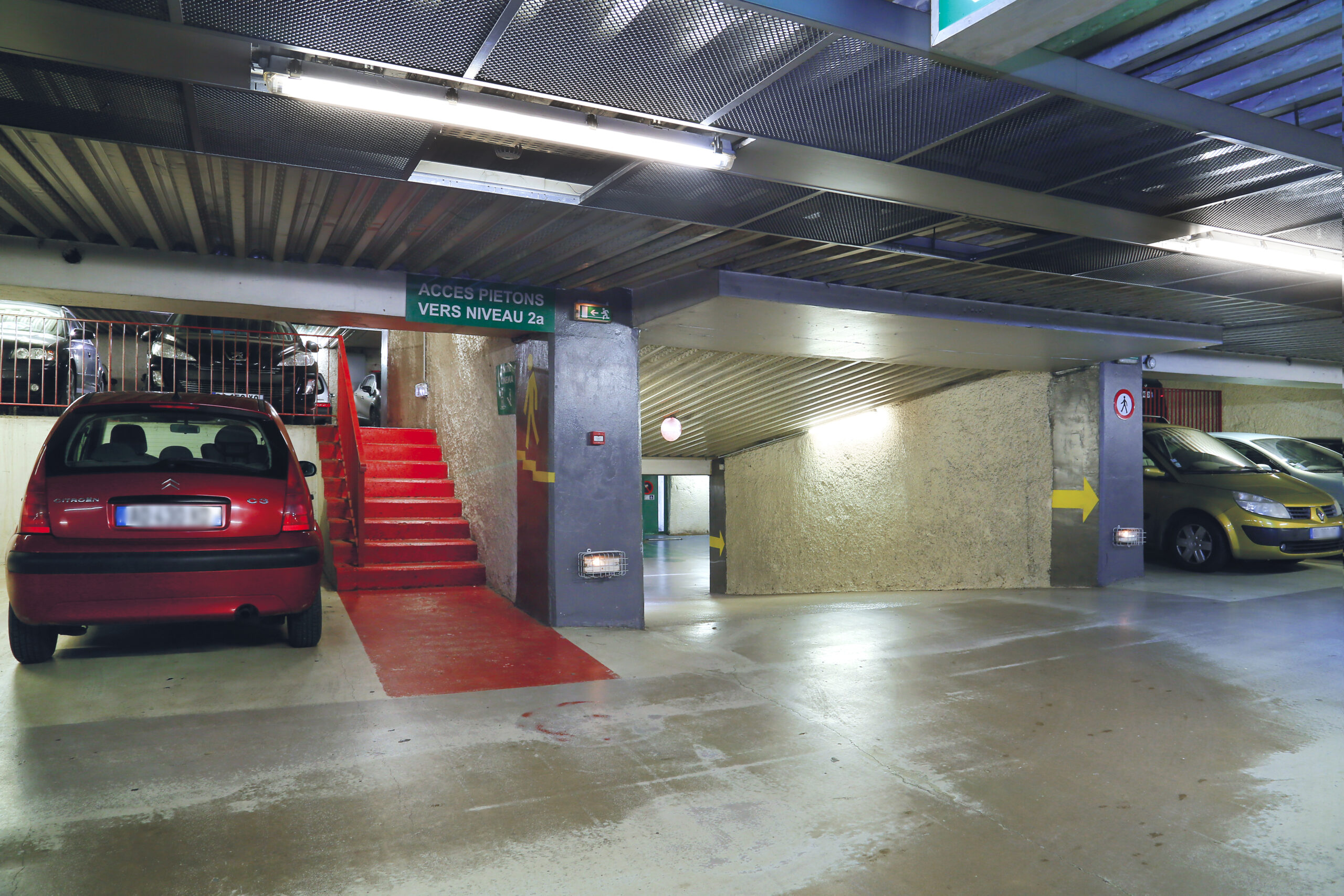 Travaux de rénovation et d’embellissement du parking Les Halles Charpenterie